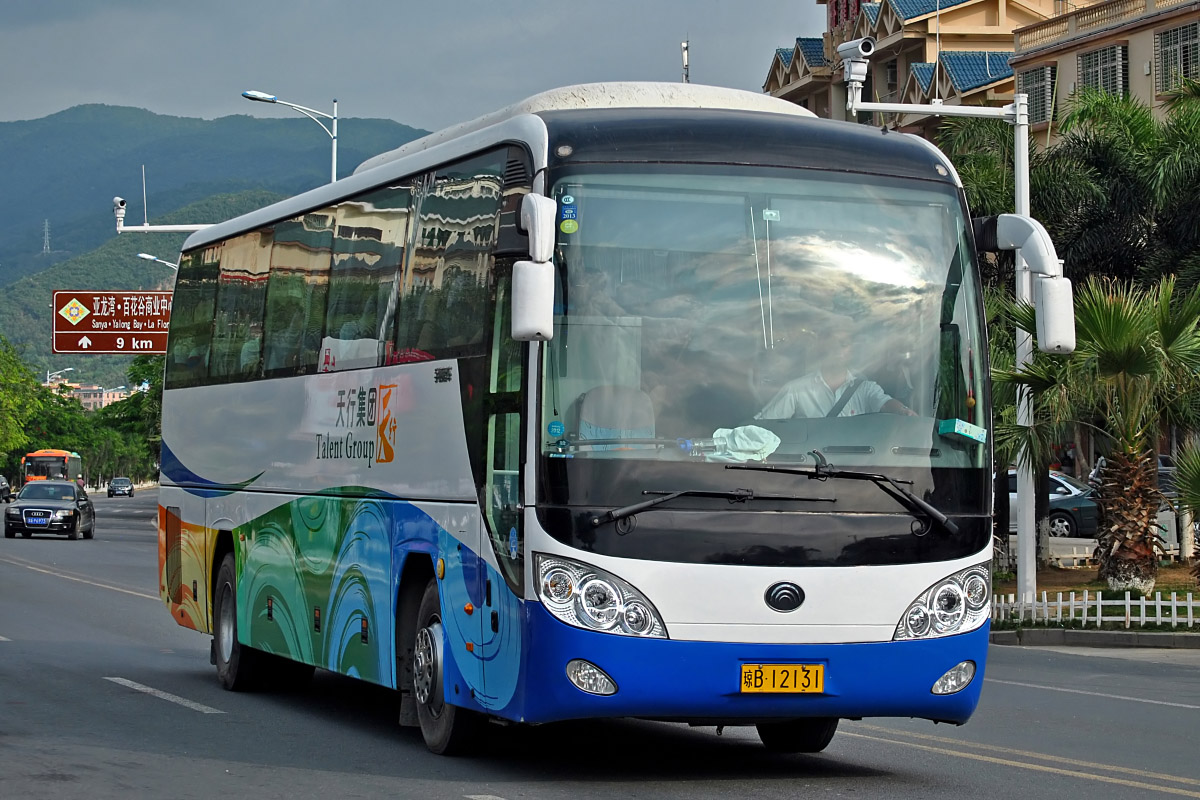 Китайские автобусы. Китайский автобус Yutong. Китайская марка автобусов Ютонг.