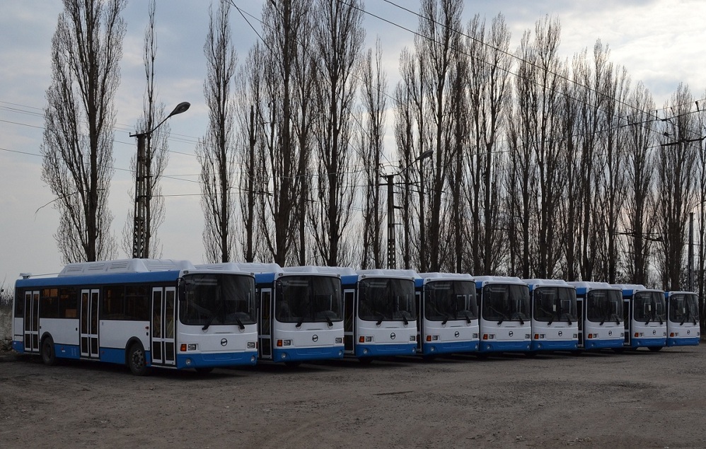 Автобус белгород старый. Городской пассажирский транспорт Белгород. МУП ГПТ. Городское ПАТП. Автобус Белгород зима.