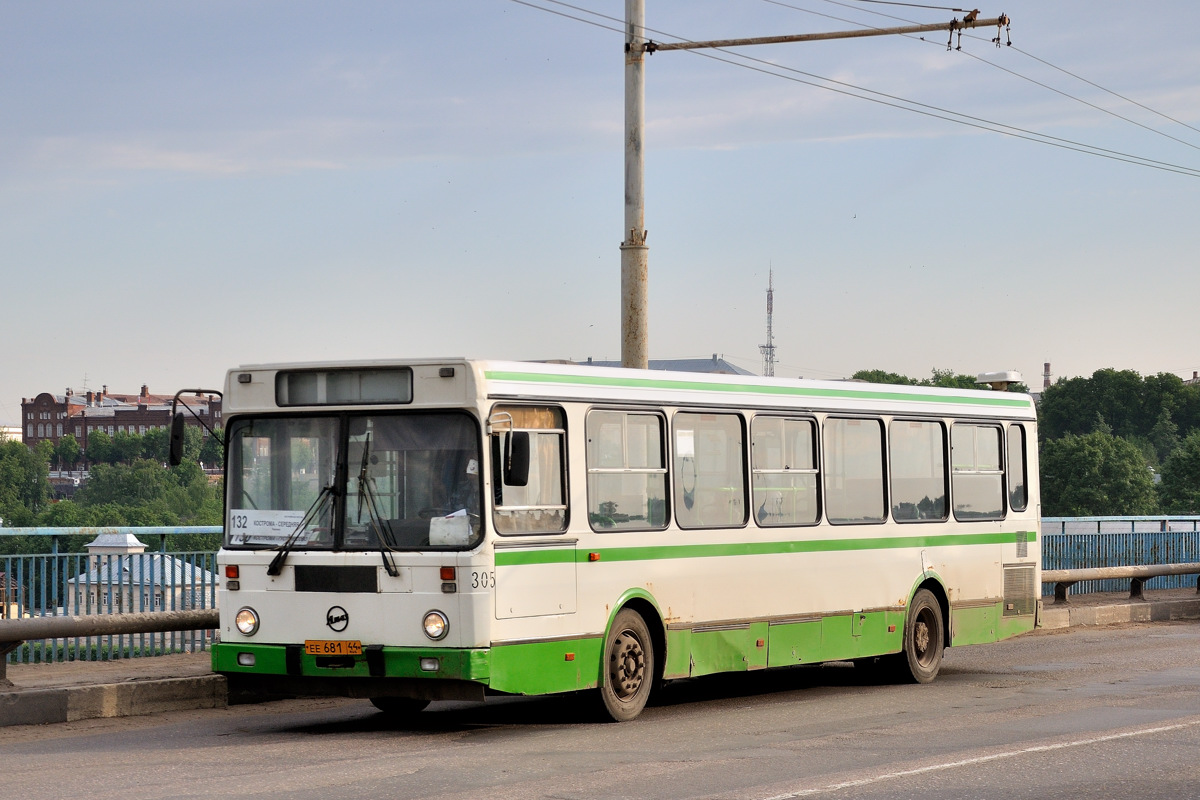 Автобус автовокзал кострома. ЛИАЗ Кострома. Автобус 305. Кострома Середняя автобус. Кострома Середняя недостатки автобусных перевозок.