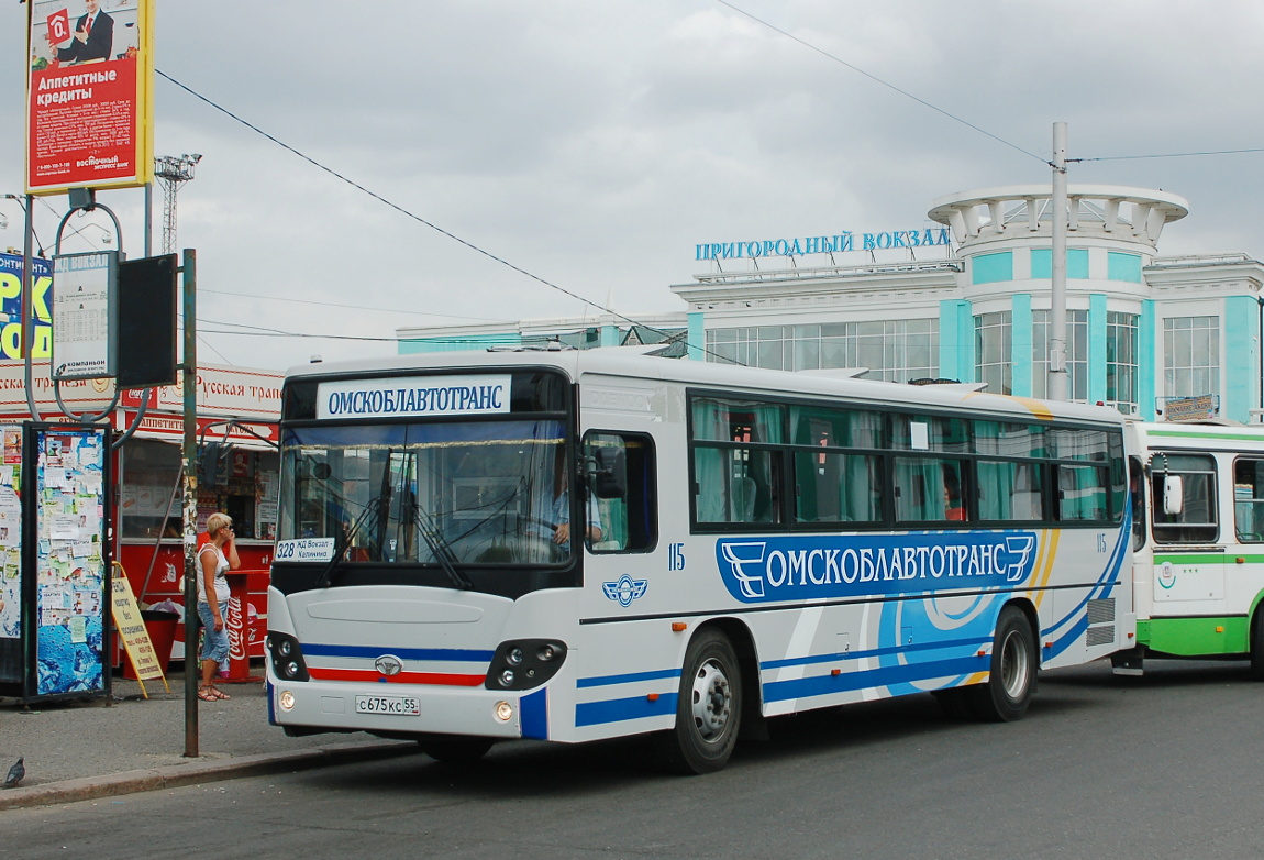 Омский автовокзал купить. Автобусы маршрут 115 Омск-Ракитинка. Омскоблавтотранс автобусы НЕФАЗ. Омский автовокзал автобусы. Омск автовокзал в 90.