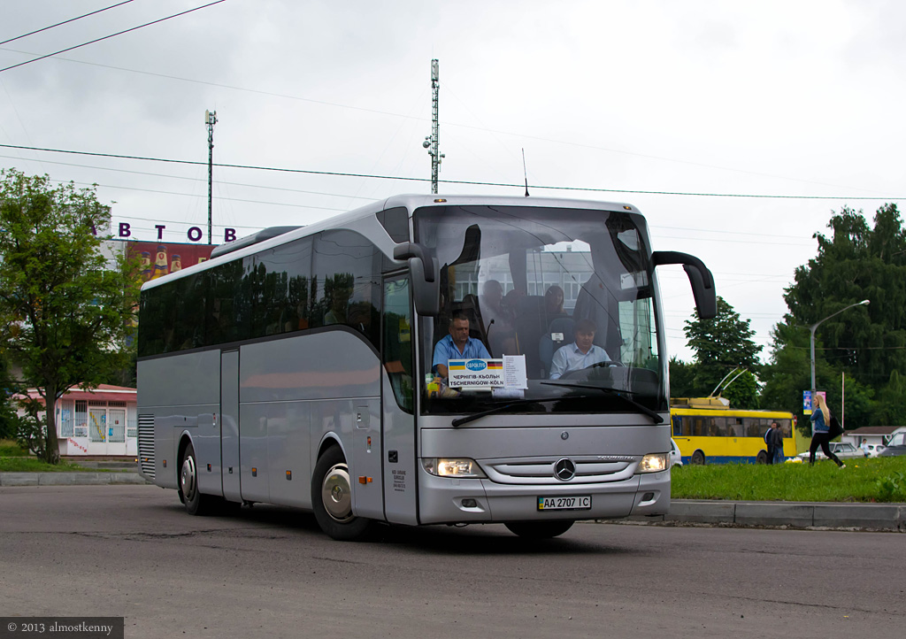 Киев, Mercedes-Benz Tourismo 15RHD-II № AA 2707 IC.