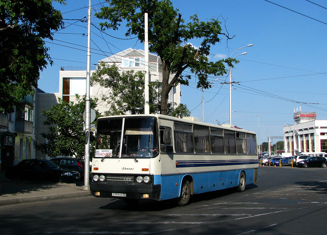 Автостанция краснодар. Икарус 250 автовокзал Краснодар -1. Автовокзал Абинск. Абинск транспорт.