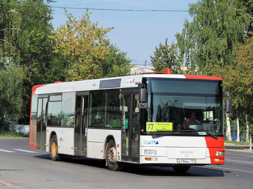 Октябрь автобус. 77 Автобус Пермь. Автобус ман Пермь маршрут 77. Автобус ман Пермь. Автобус 77 Омск.