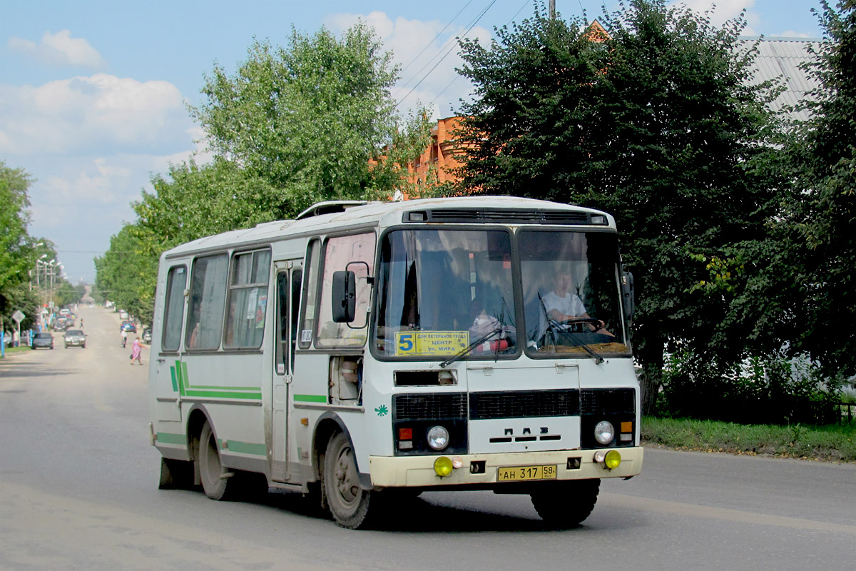 Автобус сердобск пенза расписание. ПАЗ 3205 Сердобск. ПАЗ 3205 Пенза. Сердобск автовокзал Пензенская область. Автобус Сердобск.