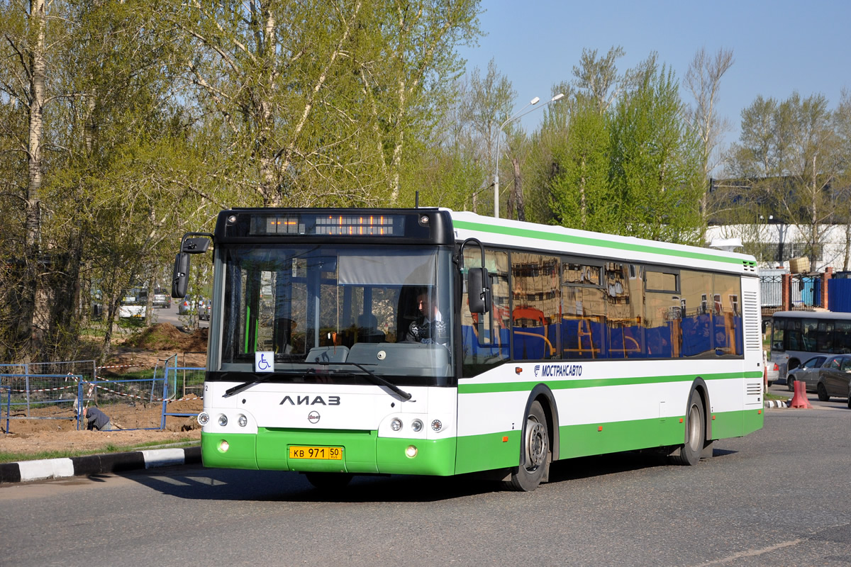 Дзержинский автобус воронеж. Автобус 305 Люблино. 305 Автобус маршрут. Автобус 305 Дзержинский. Автобус 305 Люблино Дзержинский.