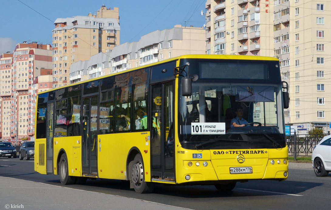 Автобус 101 э. 101 Автобус Кронштадт. Автобус 101 до Кронштадта. Автобус до Кронштадта. 288 Автобус СПБ.
