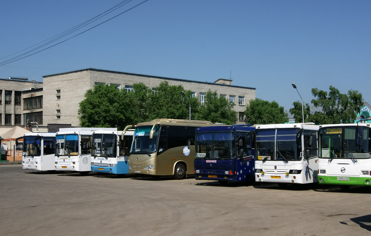 Кемеровский автовокзал. Автостанция Кемерово. Кемеровский вокзал Автобусный. Автовокзал Кемерово 2010.