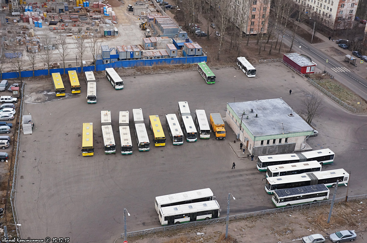 Saint Petersburg — Bus stations