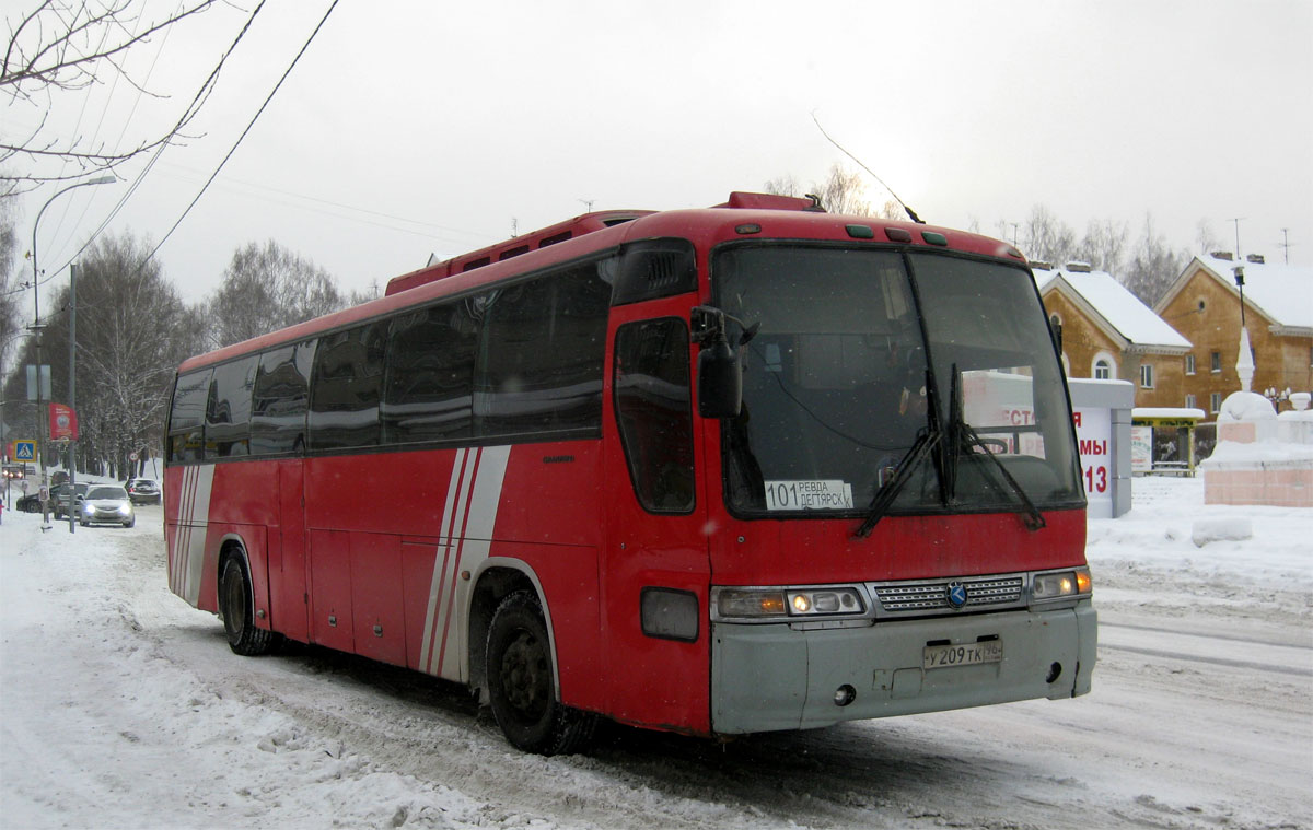 Автобус 524 холмогор. Автобус Дегтярск Ревда. Автостанция Ревда. 101 66 Автобус Ревда. Пассажирская автоколонна Ревда.