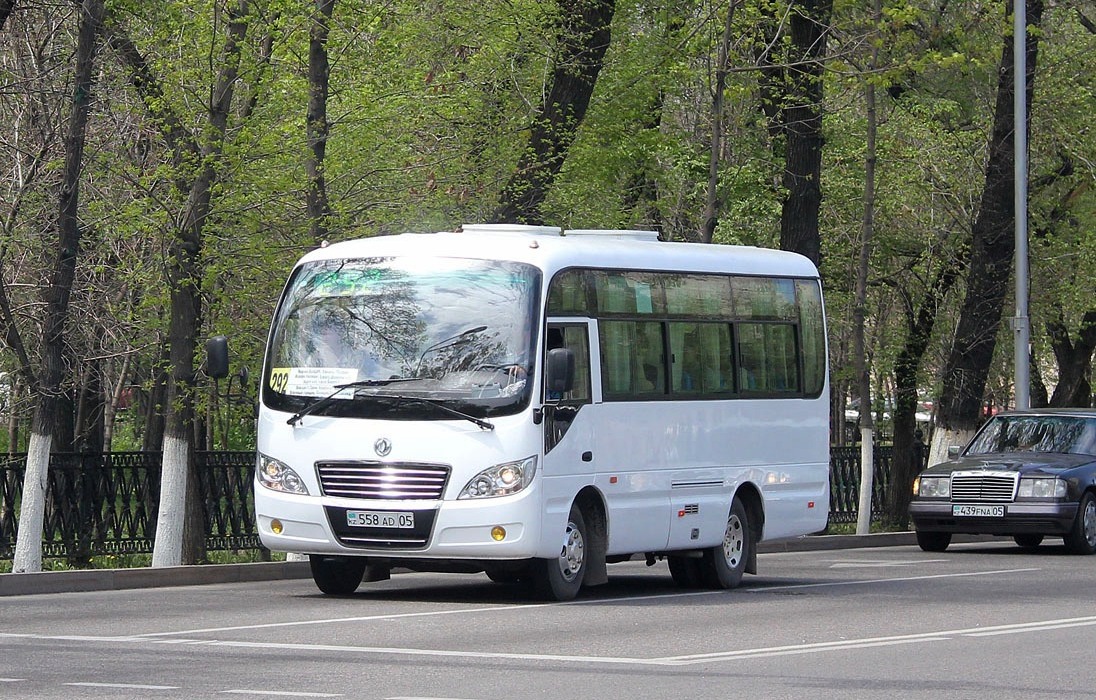 Автобус ейск. Dongfeng eq6660. Ейские автобусы. Ейский маршрутки.