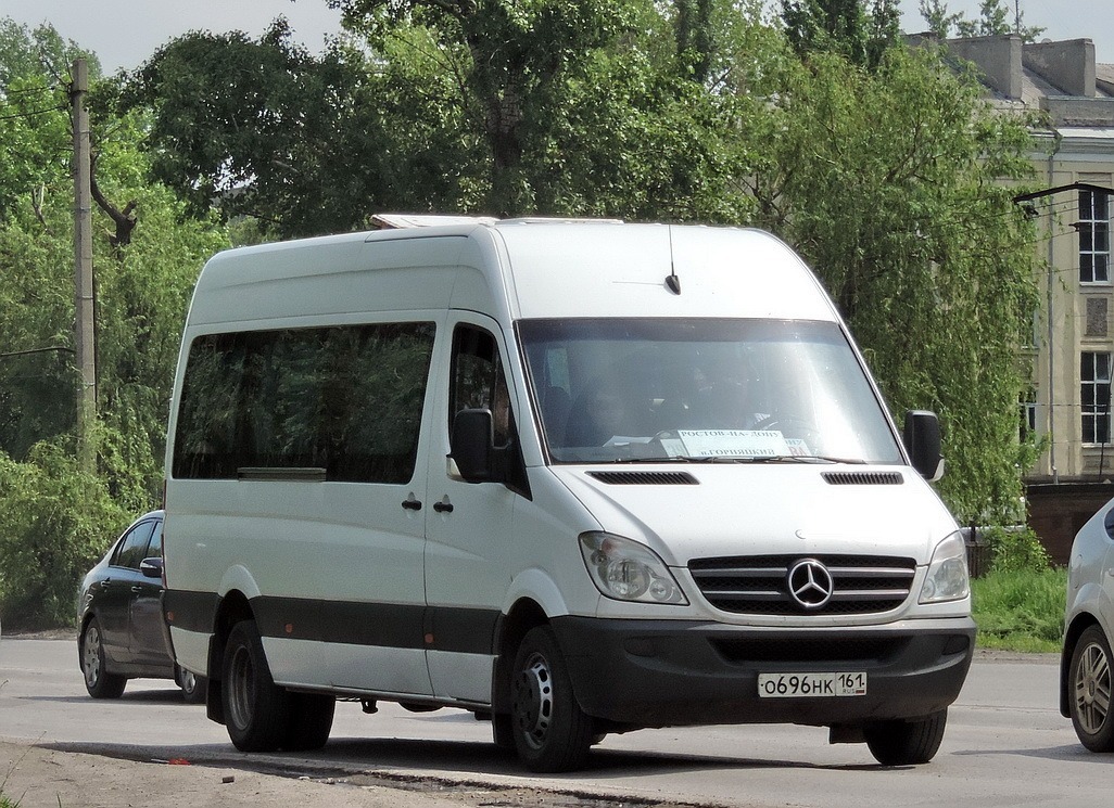 Спринтер сальск номер. Sprinter 515 CDI. Мерседес Бенц Спринтер 515. Мерседес Бенц Спринтер 515 CDI. Mercedes Benz Sprinter 515 CDI пассажирский.