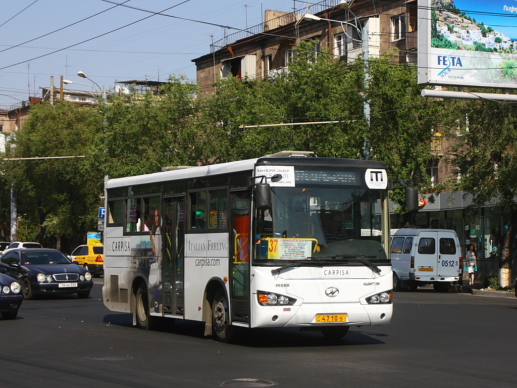 Автобус в армению. Higer Bus KLQ 6770g. Higer KLQ 6770 В Ереване. Армянские автобусы. Армянская маршрутка.