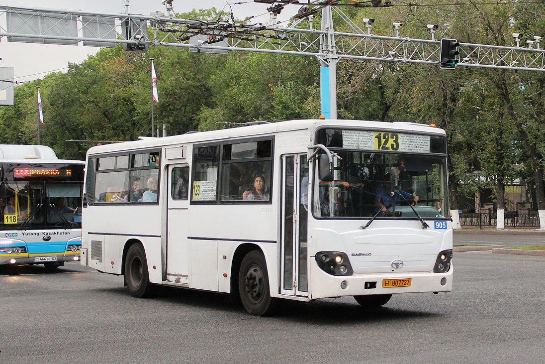 Автобус daewoo bs090