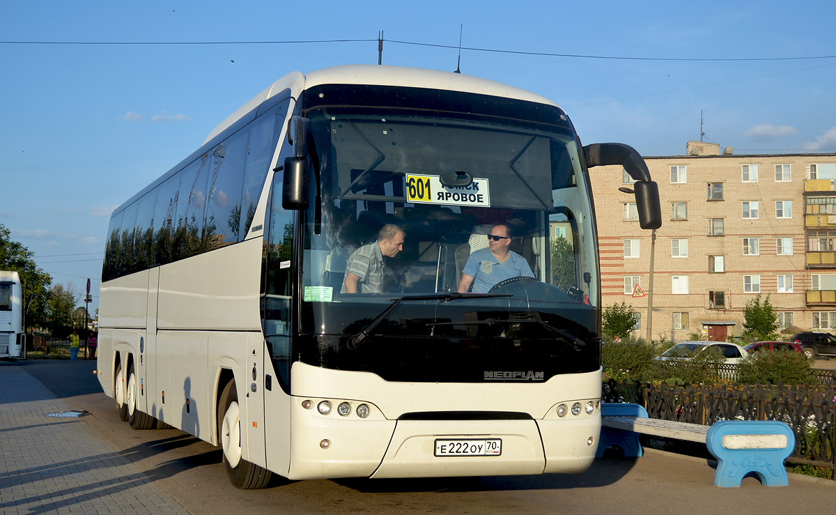 Яровое томск билеты на автобус. Neoplan p22 автобус. Е 222 ОУ 70. Автобус Томск Яровое. Яровое автобус.