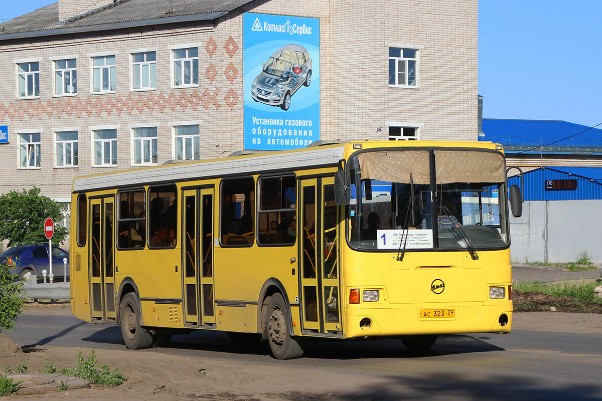 Котлас автобусные экскурсии. Автобус 321 Котлас Приводино. Котласский автобус. АС 323. Автобус 3 Котлас.