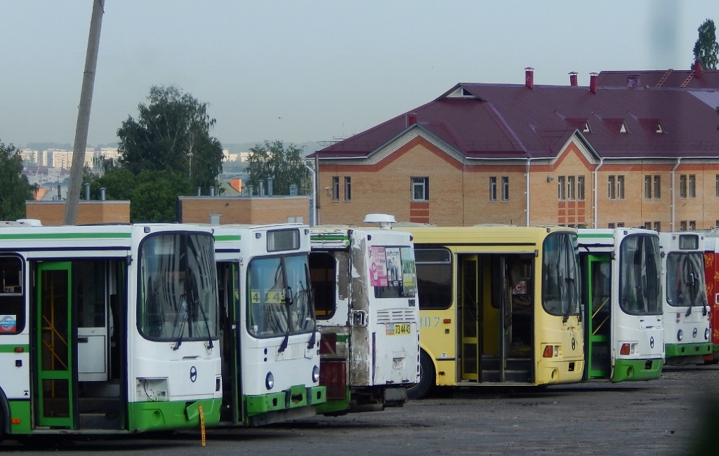 Автобусная 8 автобусный парк. ЛИАЗ 5256 Орел. ПАТП 1 Орел. ПАТП 1 Вологда. ЛИАЗ 5256.40.