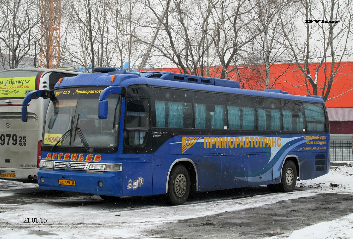 Автовокзал владивосток. Автобус Приморский край Владивосток. Автовокзал Липовцы Приморский край. Автобус Приморский. Автобус 600 Приморский край.