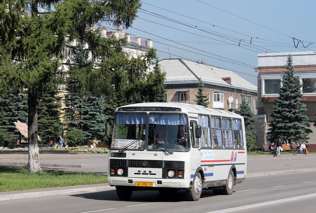 Паз номер м 850 рк 174. Ленинск-Кузнецкий ПАЗ 3205. 120 Автобус ПАЗ Ленинск Кузнецкий. ПАЗ автобус Кузнецк. ПАЗ 42.