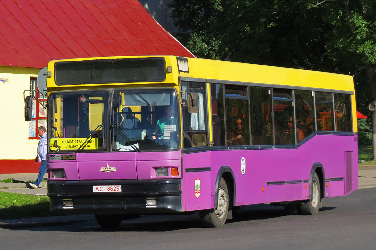 Автобусы барановичи. МАЗ-104 автобус. Фиолетовый автобус МАЗ. Барановичи МАЗ.