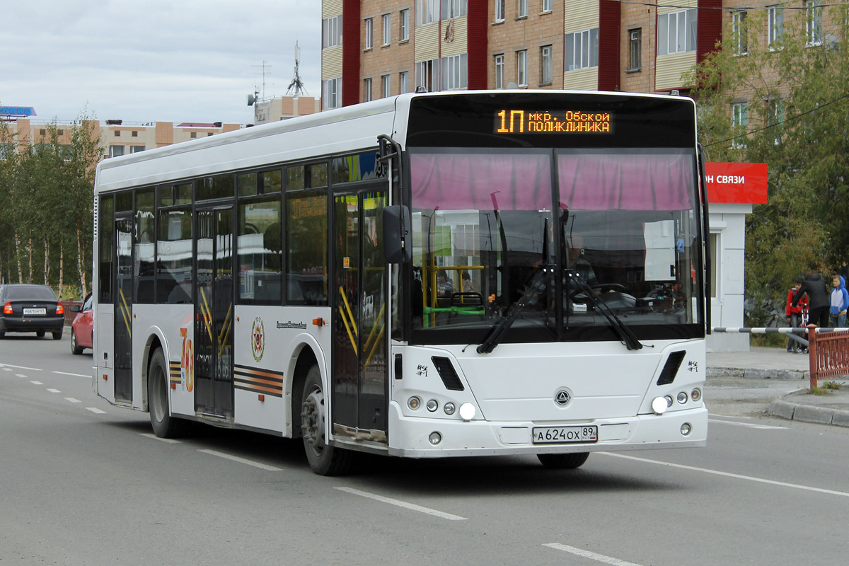 Дзержинский какой автобус едет. Автобус КАВЗ 4239. КАВЗ 4239 Курган. КАВЗ 4239 салон. Автобусы Лабытнанги.