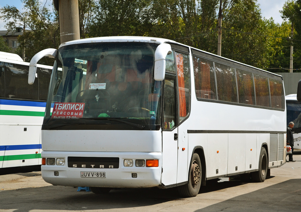 Автобус тбилисская кропоткин. Автобусы Тбилиси. Автобус Москва Тбилиси. Тбилисский автобус. Маршрутки в Тбилиси.