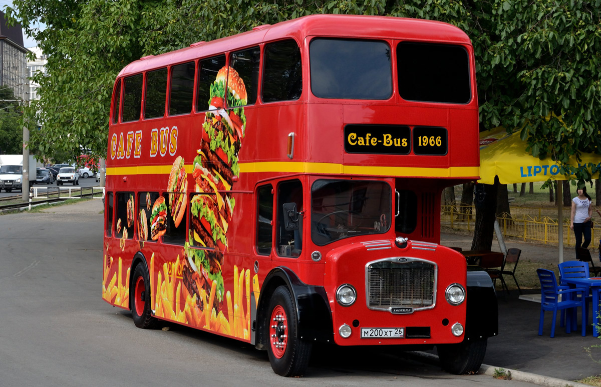 Машины пап на английском. Автобус даблдекер колорадский папа. Необычные автобусы. Кафе автобус. Кафе из автобуса.
