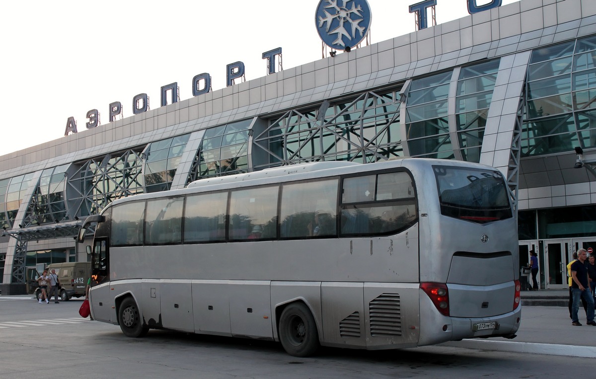 Новосибирск аэропорт вокзал такси. Автовокзал Толмачево Новосибирск. Автобус аэропорт толмачёво автовокзал. Толмачево Барнаул автобус. Автобус Новосибирск аэропорт Толмачево.