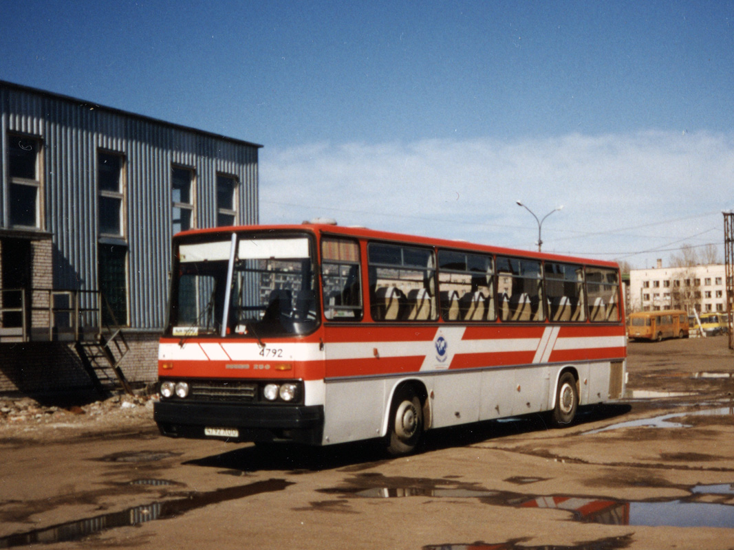 4 автобусный парк. Автобусный парк 7 СПБ. 4 Автобусный парк в Санкт Петербурге. Икарус 256 Санкт-Петербург. 4 Автобусный парк на Васильевском острове.