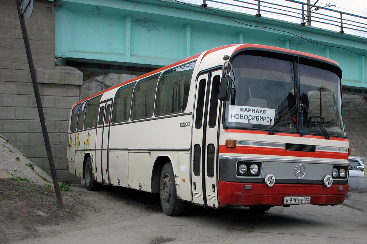 Автобус новоалтайск. Mercedes-Benz o303. Зелёный Mercedes-Benz o303. Mercedes Benz o303 Пермь. Mercedes-Benz o303-14ühp салон.