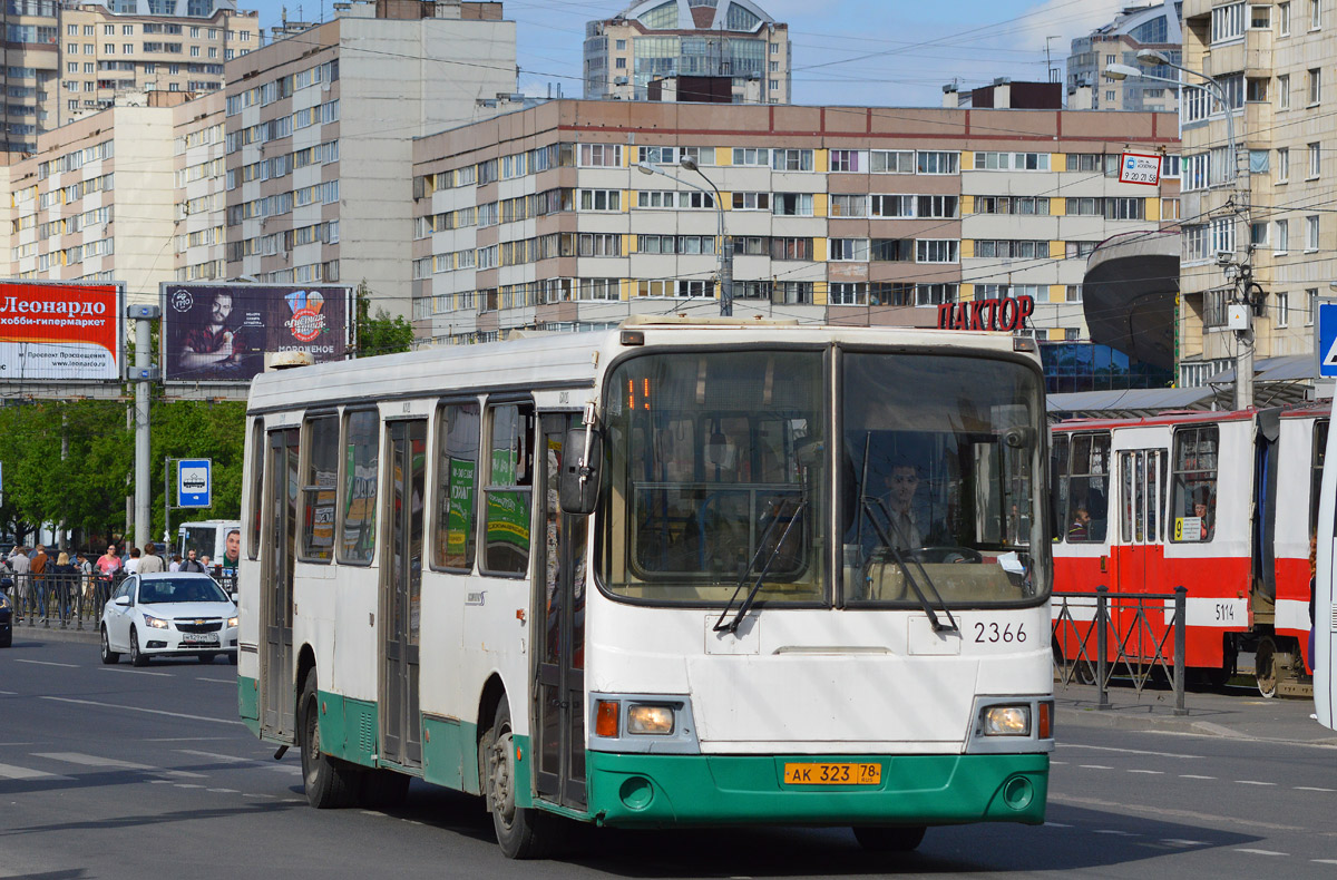 Автобус 167 маршрут остановки. ЛИАЗ 5256 СПБ. Автобус 167 Красноярск. 167 Автобус Санкт Петербург. 167 Где.