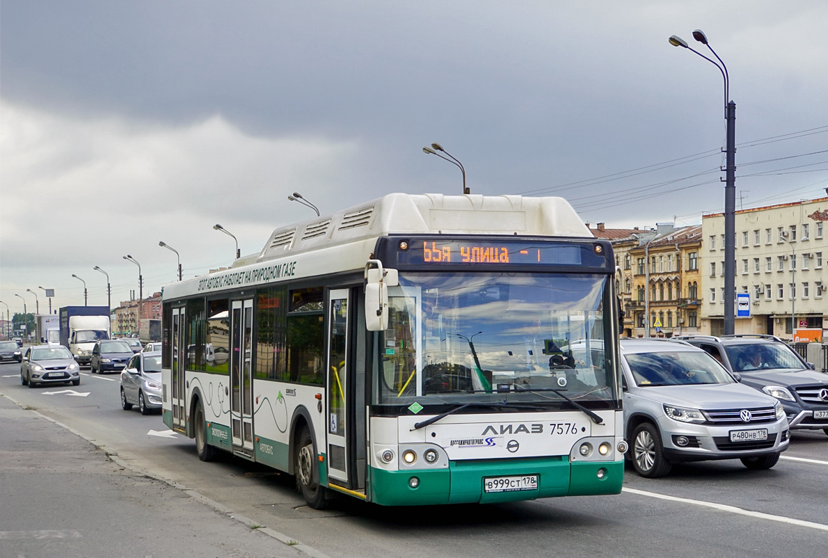 73 автобус тольятти. Автобус 73. Автобус 114 СПБ. Автобусная улица Санкт-Петербург. Автобус 73 СПБ.