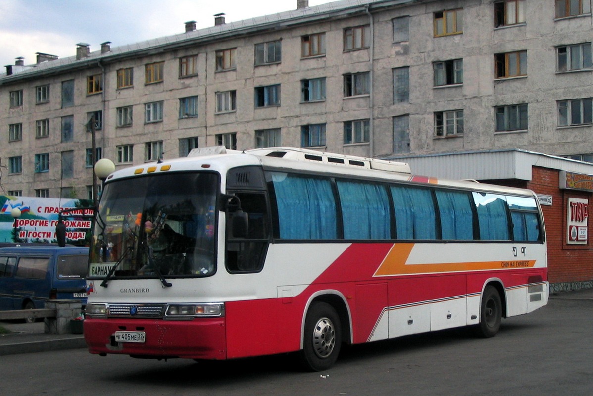 Барнаул шипуново автовокзал. Автовокзал Горно-Алтайск. Кия Грандберд в Горно-Алтайске.