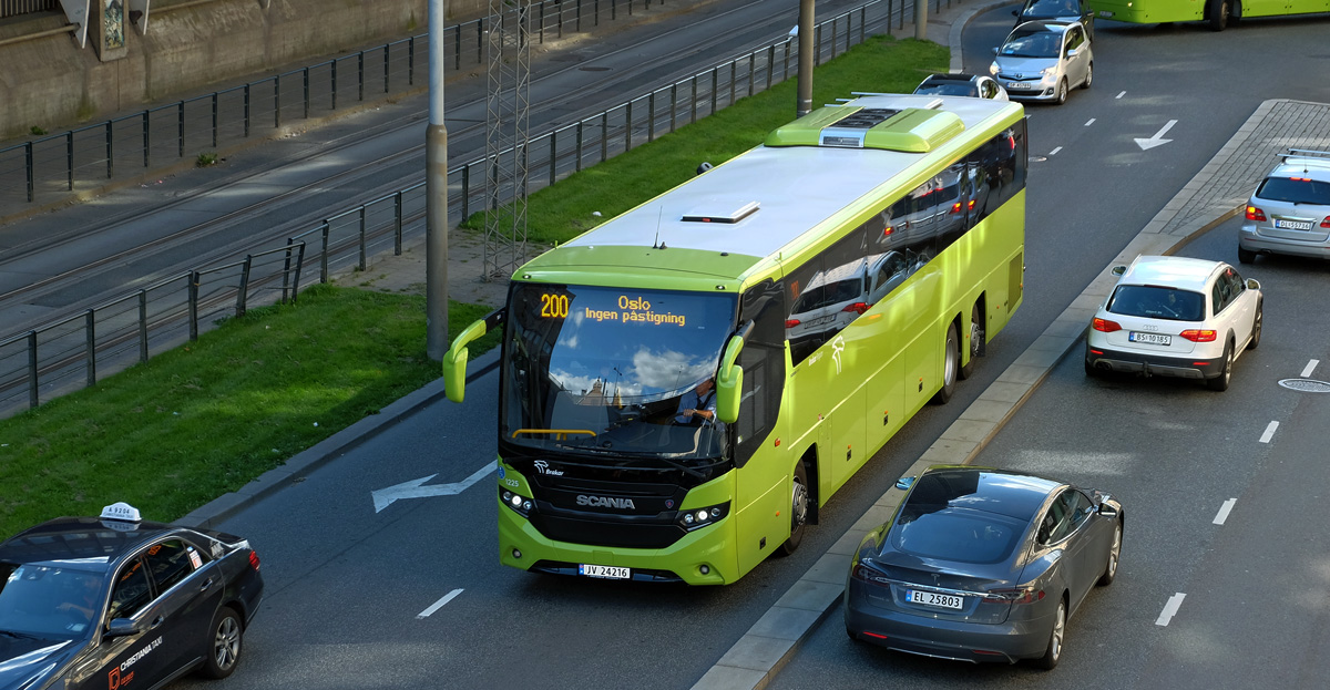 Мурманск норвегия автобус. Скания Норвегия. Автобусы в Норвегии. Норвежский автобус. Общественный транспорт Норвегии.