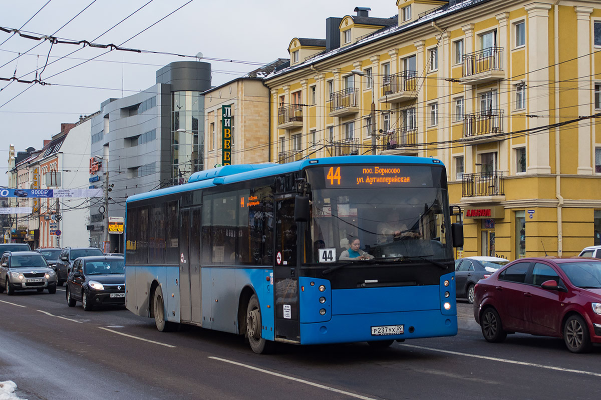 18 автобус калининград. Автобусы Калининград. Калининградский автобус. Общественный транспорт Калининграда. 19 Автобус Калининград.