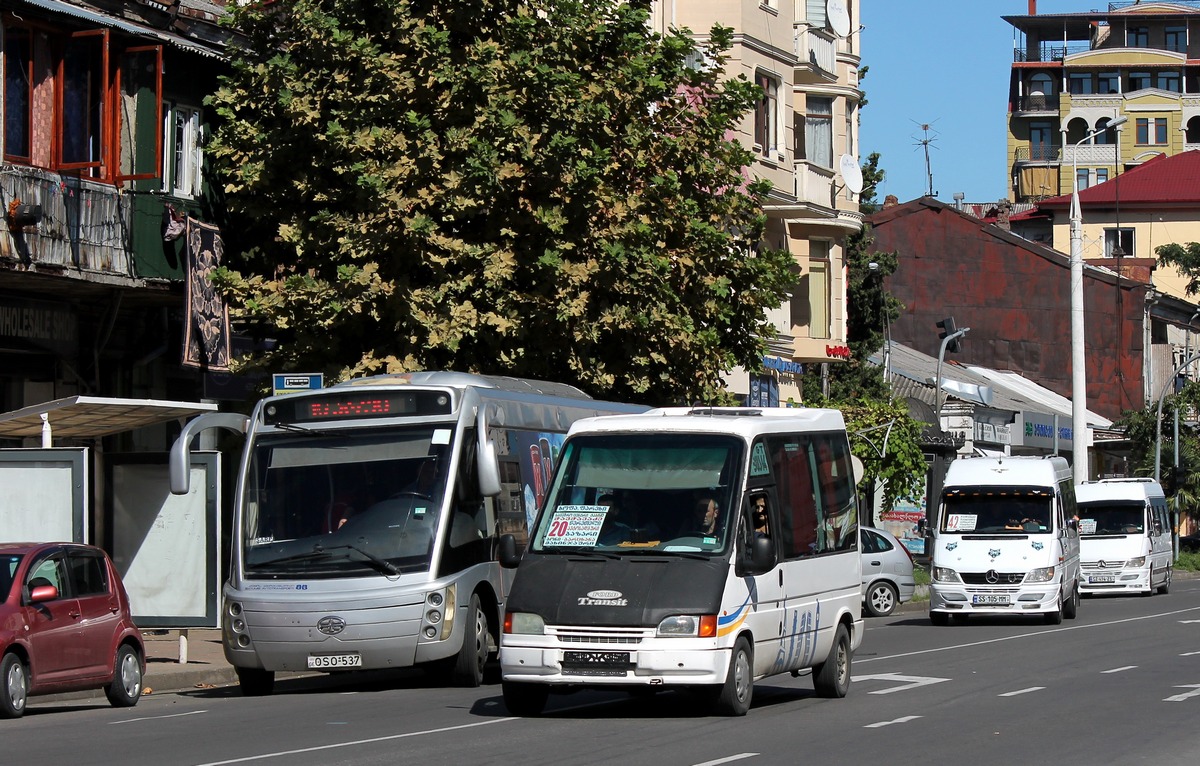 Тур в грузию из минска автобусом. Автобусы в Грузии. Маршрутка Грузия. Грузинский автобус. Грузинские маршрутки.