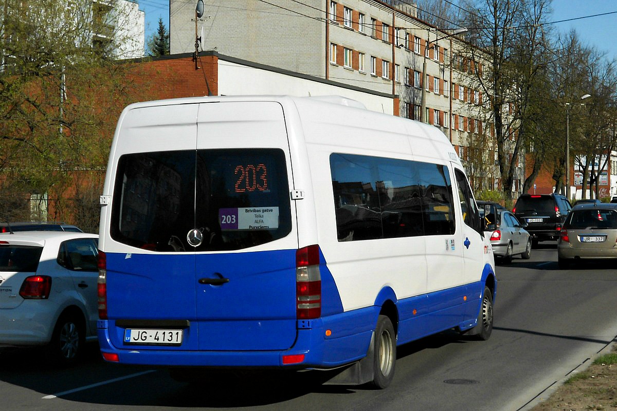 203 маршрут омск. Рижский автобус. Маршрутка Латвия. Маршрут 203. Маршрутка Рига 316.