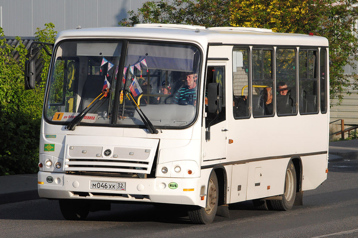 Автобусы клинцы. ПАЗ Клинцы. Автобус Клинцы ПАЗ. Автобус Клинцы 7 711 ПАЗ. Автобусный парк Клинцов.