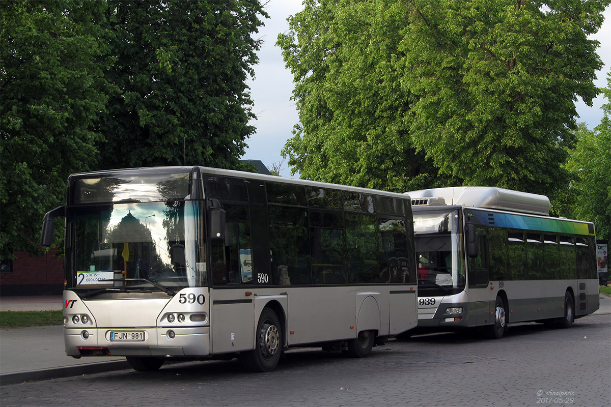 Очередь автобусов литва. Стекло лобовое Неоплан. Стекло на автобус Неоплан. Volvo 7700. Автобус 590.