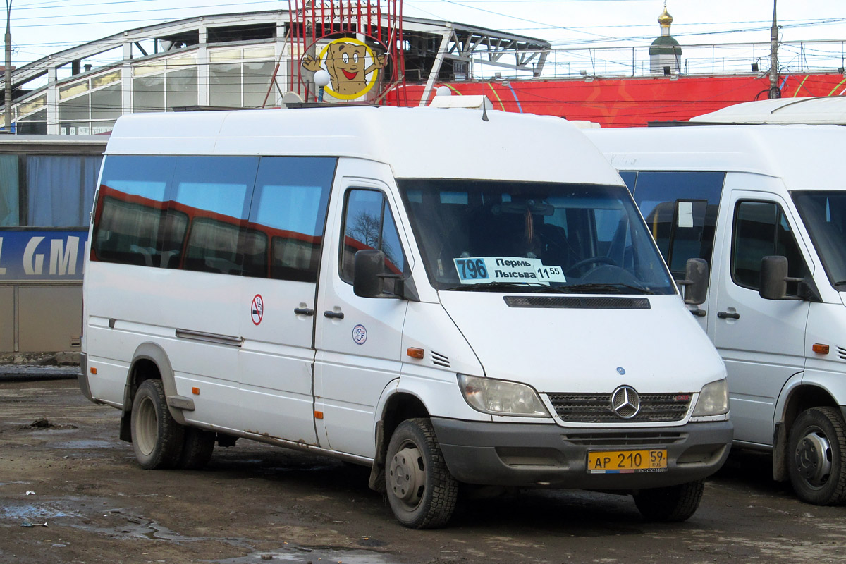 Пермь лысьва автобус купить. Sprinter 411. Спринтер 411 CDI. Автобус Лысьва Пермь. Автовокзал Лысьва.