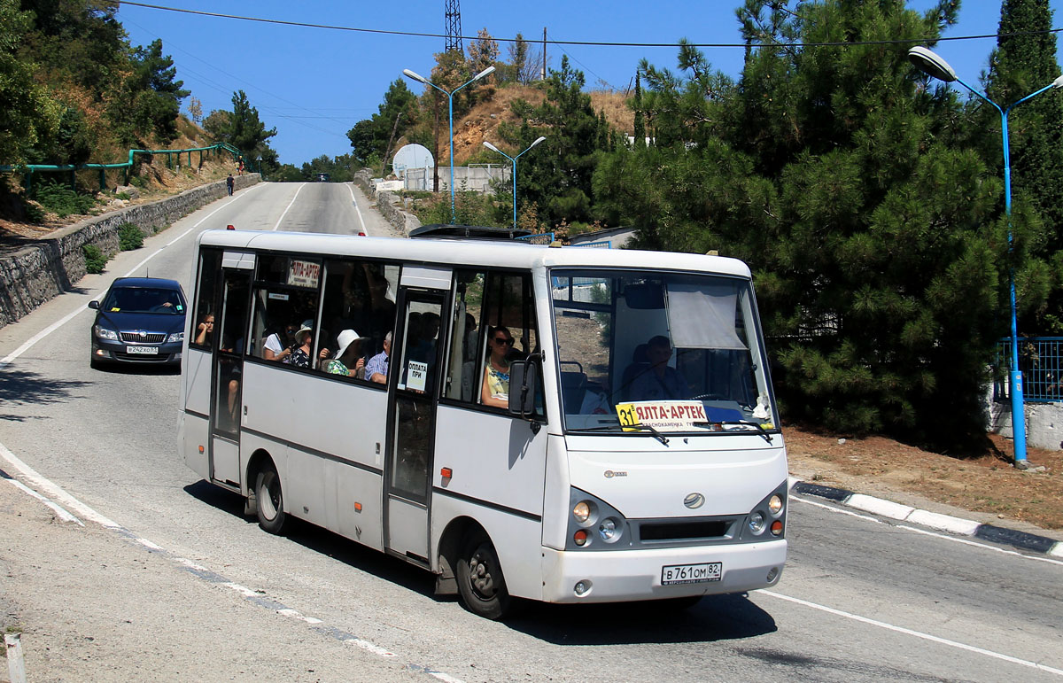 Автобус 107 ялта. 107 Автобус Ялта. Автобус i-van. I van автобус Севастополь.