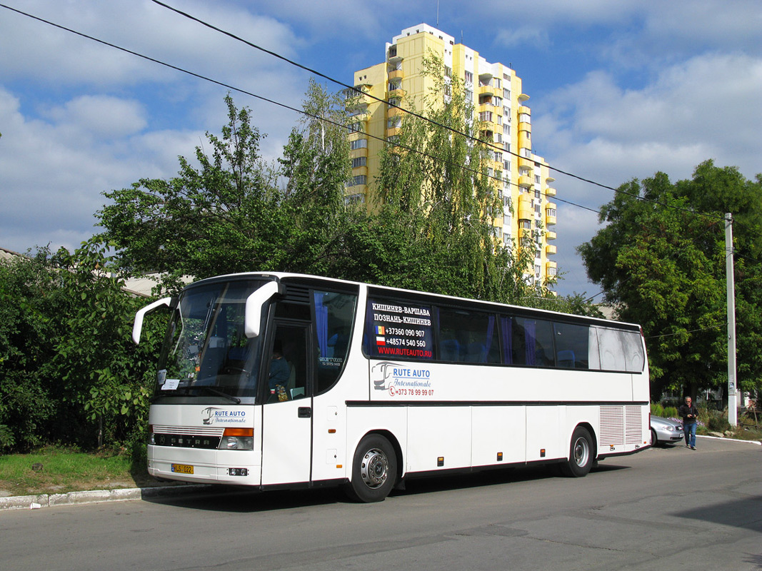 Автобусы молдовы. Автобус Молдова. Молдавские автобусы. Кишинев Молдова автобус. Производители автобусов Молдавии.