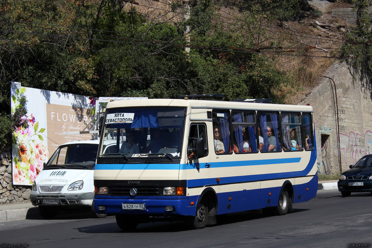 Автобус севастополь ялта. Ялта автобус Эталон. Эталон а079.33. Автобус Эталон а079 Крым. Автобус Эталон Севастополь.