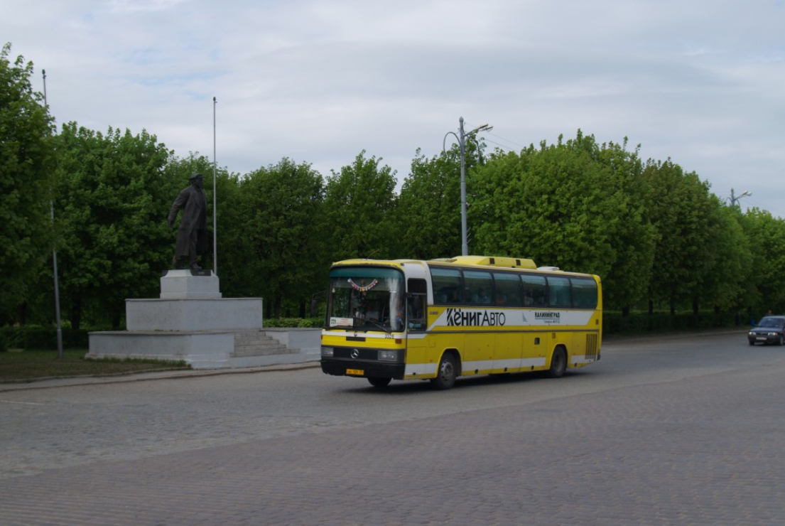 Автобус черняховск калининград. Автобус Мерседес Калининград. Черняховск площадь машины 2020. Маршрутка ЧЕРНЯХОВСКАВТО. Автостанция картинки в Черняховске.