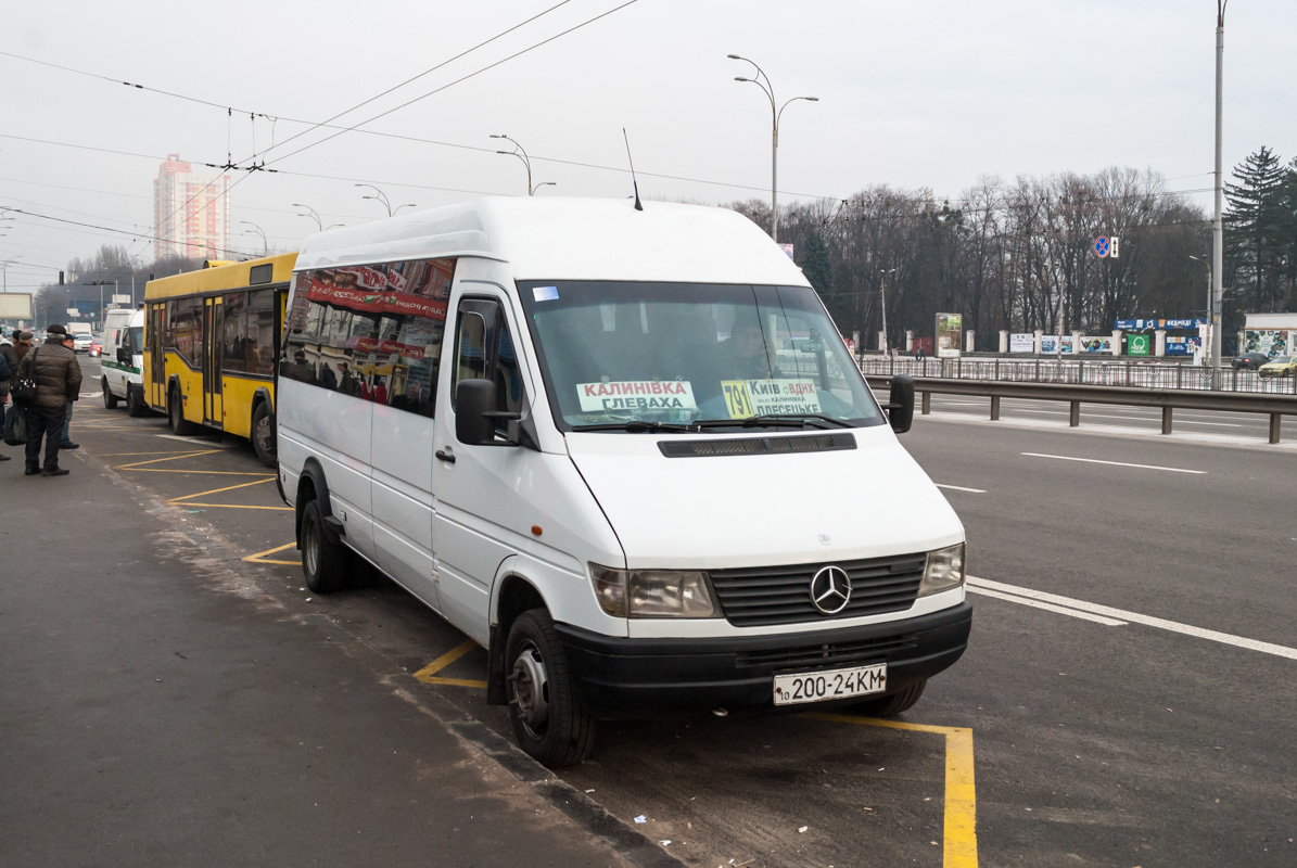 Остановки маршрута 200 санкт петербург. Спринтер 412d грузовой. Автобус 200. Спринтер 412 авторынок Германии. Спринтер 412 Челябинск.