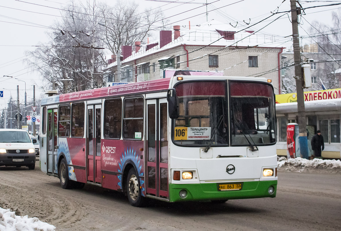 Троллейбус 14 брянск маршрут. Брянский автобус. Красный троллейбус. Новые троллейбусы в Брянске. Красный троллейбус Брянск.