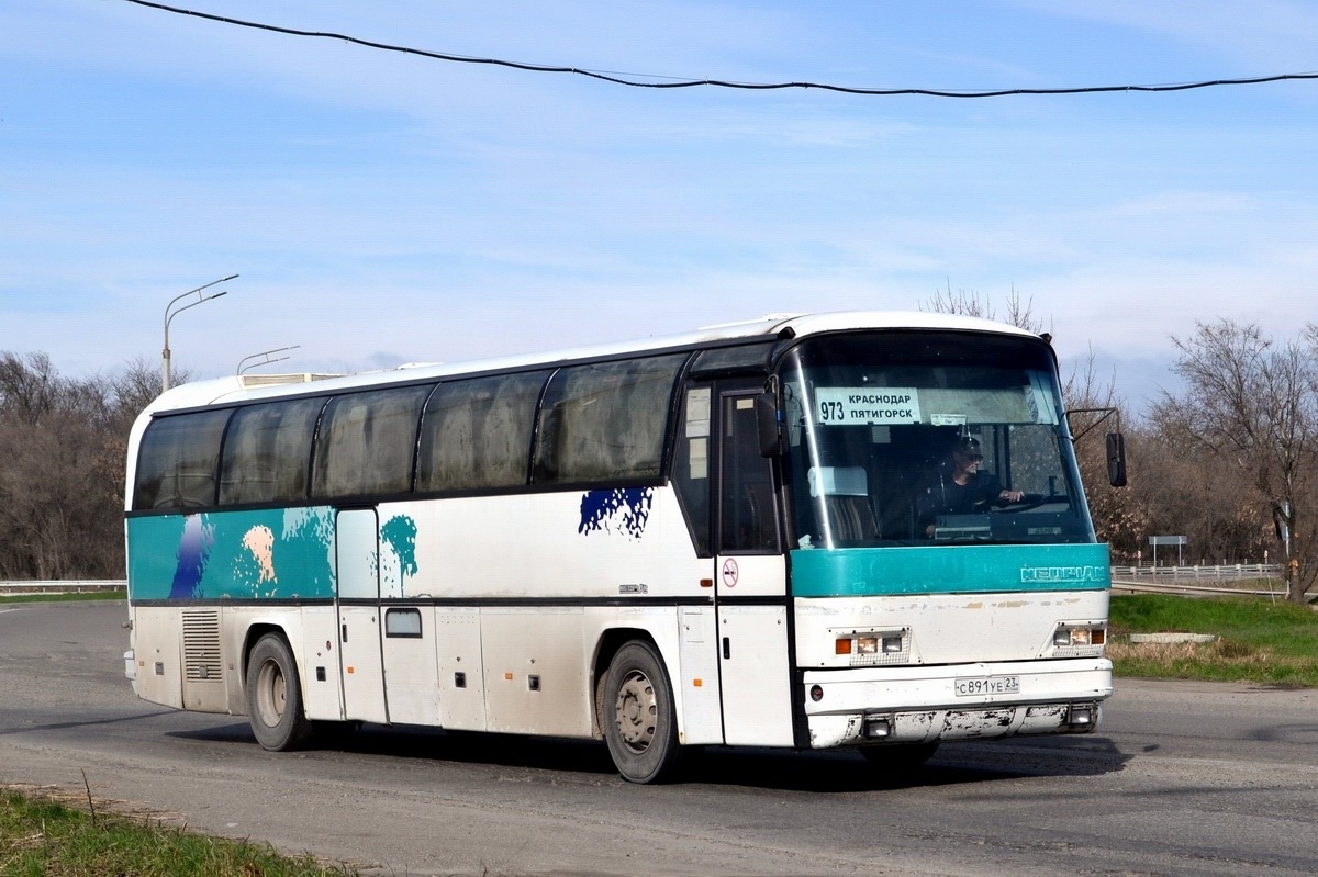 Москва майкоп. Neoplan 216h. Автобус Краснодар Пятигорск. Автобус 891. Экскурсионные автобусы в Пятигорске.