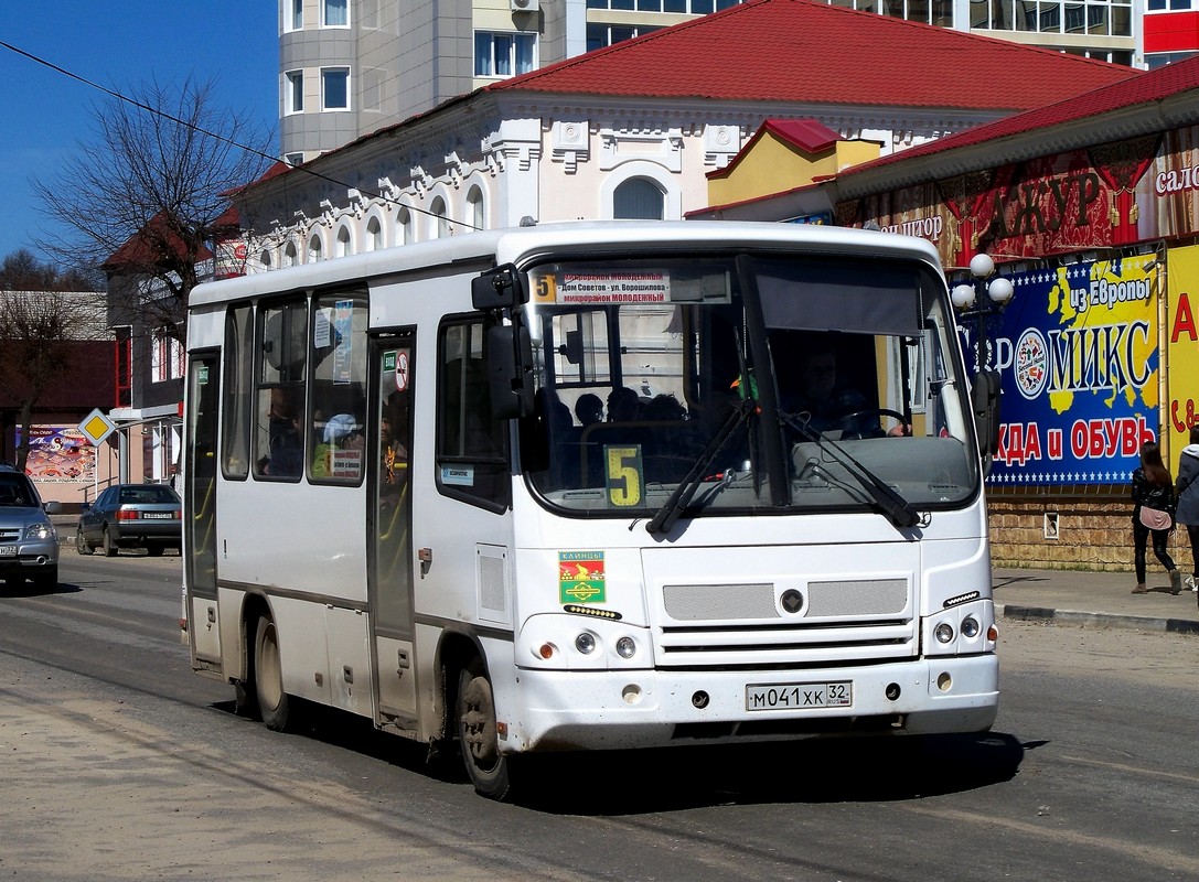 Автобусы клинцы. Автобусы Брянск. Смоленск автобус. Автобус 25. Автовокзал Брянск.