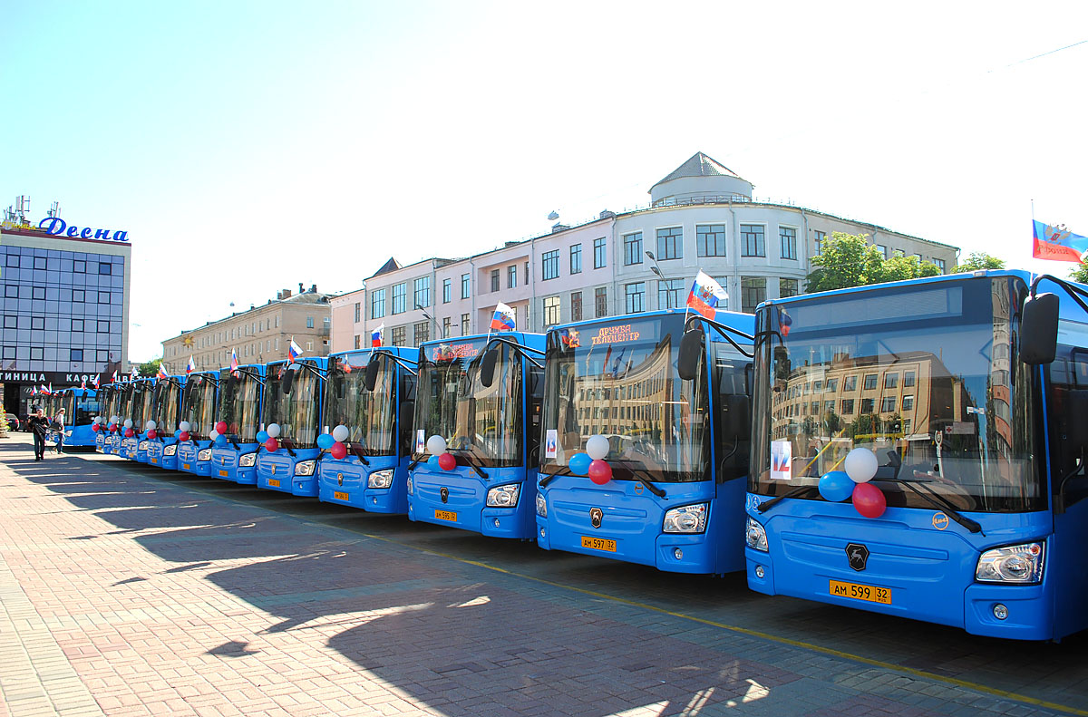 Автовокзал брянск. ЛИАЗ 4292 Брянск. Новый автовокзал Брянск. БГПАТП Брянск. ЛИАЗ автобус новый Брянск.