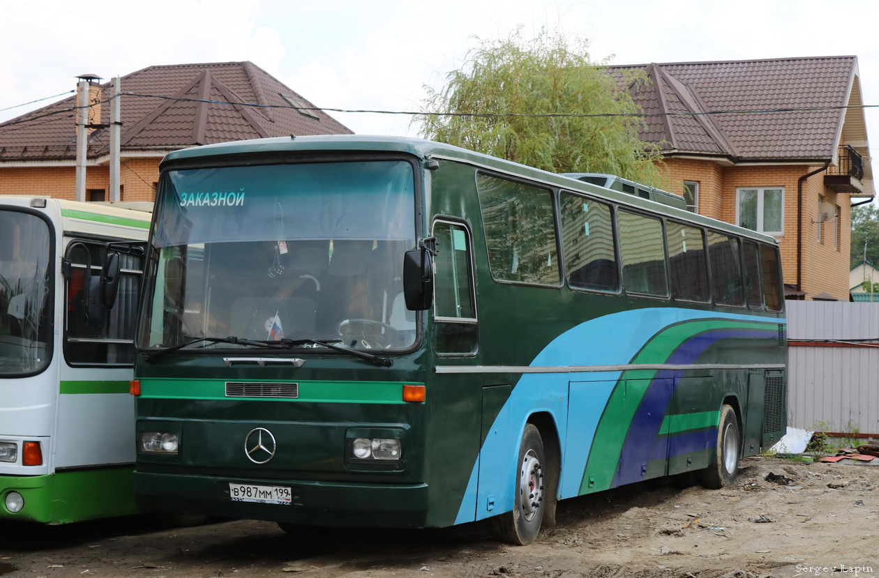 Автобус Mercedes Benz o303