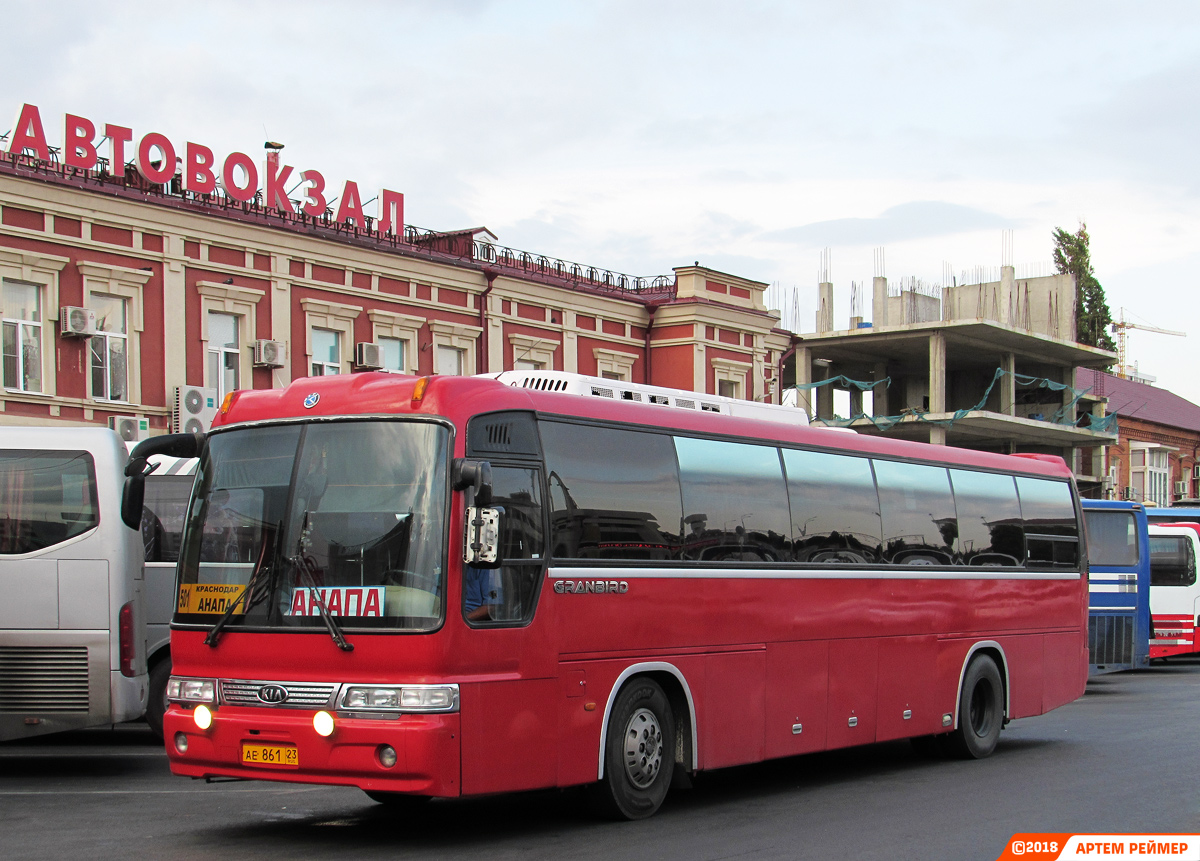 Краснодар майкоп автобус автовокзал. Kia Granbird автобус Майкоп Анапа. Анапа автобус Майкоп Анапа. Автовокзал Краснодар 1 автобусы. Икарус Анапа-Краснодар.